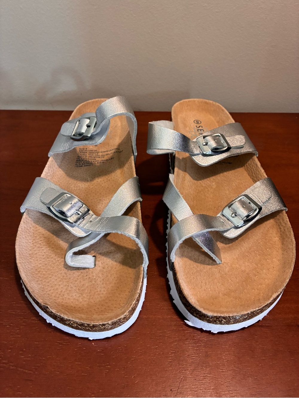 Serra Silver Leather Strappy Thong Slip-On Sandals Adjustable Buckle Size 9 - Picture 4 of 11